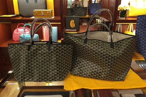 gm vs pm Goyard tote